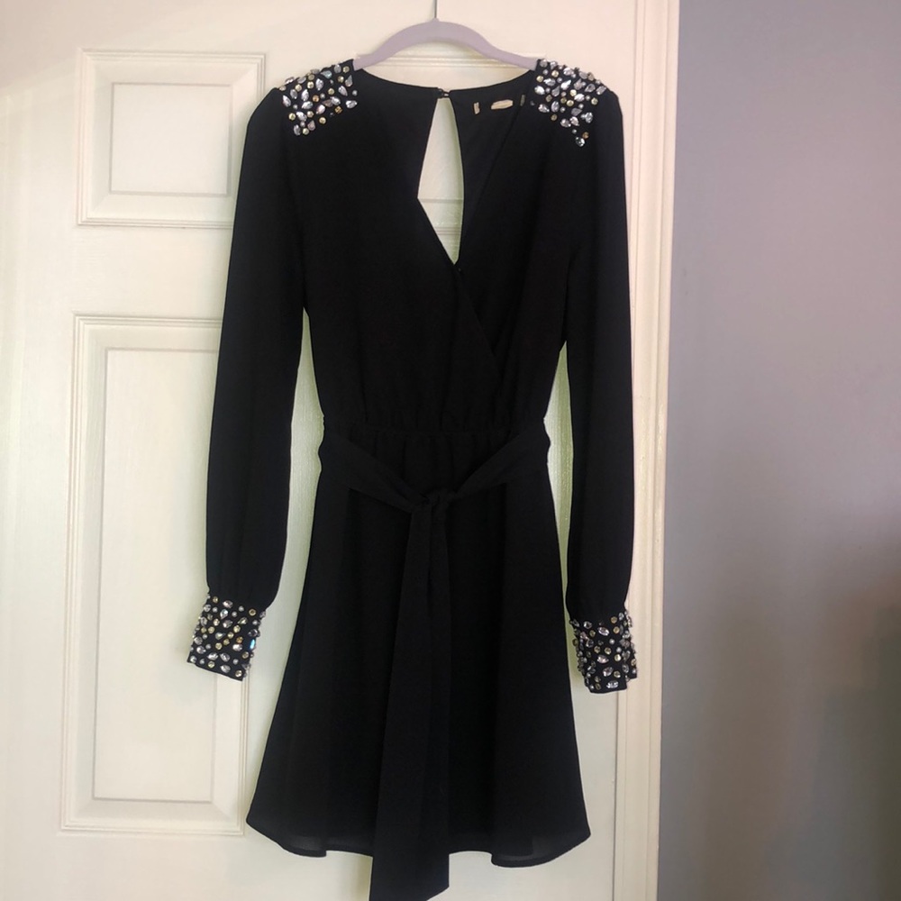 Black long sleeve dress: woman